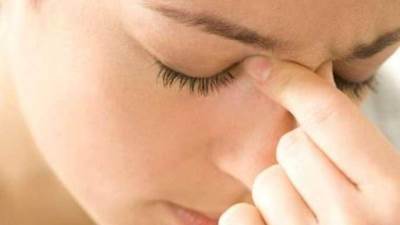 كيف تعالجين صداع الجيوب الأنفية في المنزل؟