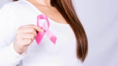 ما الفرق بين سرطان الثدي والكيس الدهني؟