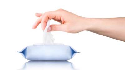 أفكار مختلفة لاستخدام المناديل المبللة في تنظيف المنزل