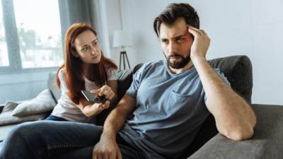 كيف تتعاملين مع الرجل المزاجي أو العاطفي؟