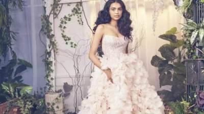 فساتين زفاف منفوشة من أسبوع الموضة لخريف 2023