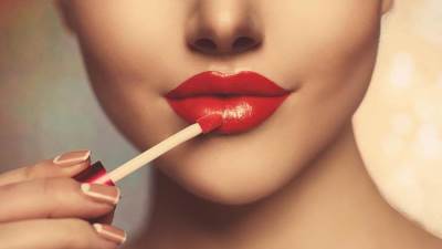 5 فوائد لا تعرفينها عن أحمر الشفاه!