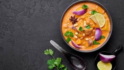 طريقة عمل دجاج تايلاندي بالكاري والبطاطس