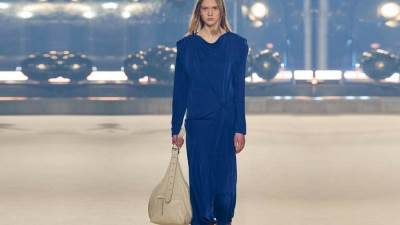 مجموعة من حقائب اليد لأشهر دور الأزياء لخريف 2022