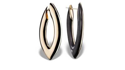 أقراط غير متماثلة من أشهر دور الأزياء في خريف 2022