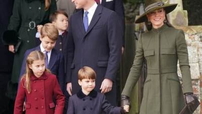 بإطلالة معاد استخدامها.. كيت ميدلتون وابنتها شارلوت تحتفلان بالعيد مع العائلة