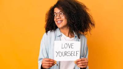 نصائح الخبراء لتقبّل شكل أجسامنا ومواجهة المشاعر السلبية