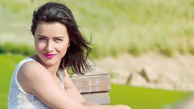 بالفيديو - نور اللبنانية توضح موقفها من عمليات التجميل