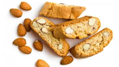 طريقة عمل بسكوت اللوز الإيطالي