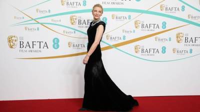 بإطلالة معاد تدويرها.. كيت بلانشيت بفستان أسود في حفل البافتا 2023