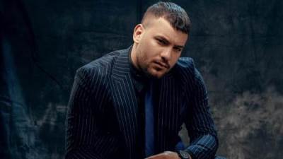 مطرب المهرجانات مسلم يتعرض لحادث سير.. ويعلق: خسرت صوتي