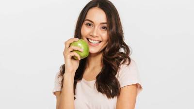 فوائد التفاح الأخضر للبشرة لن تتوقعيها على الإطلاق!