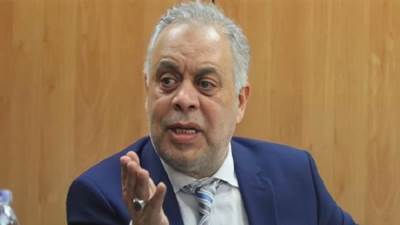 أشرف زكي يدافع عن محمد سعد: همه كبير