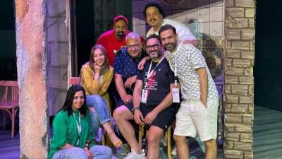 عرض مسرحية "حتى لا يطير الدكان" في جدة