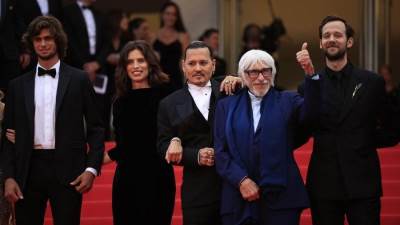 دموع جوني ديب تتغلب عليه بعد عرض فيلمه Jeanne Du Barry في افتتاح مهرجان كان