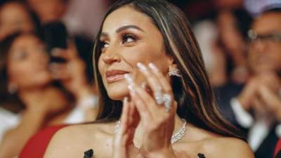 بالصور: دينا الشربيني تتسلم جائزتي أفضل مسلسل وممثلة في رمضان 2023