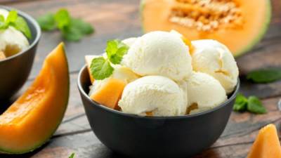 طريقة عمل الايسكريم بالفواكه لأيام الصيف الحارة