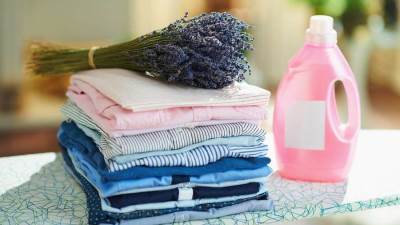 وصفة طبيعيّة منزلية للحفاظ على رائحة الملابس معطرة