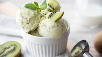  طريقة عمل ايس كريم الكيوي بأربع مكونات فقط