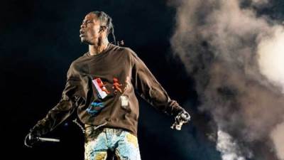 حقيقة تواجد ترافيس سكوت في منطقة الأهرامات.. فيديو