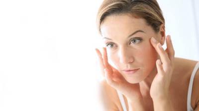 8 طقوس فعالة لمكافحة التجاعيد والبقع