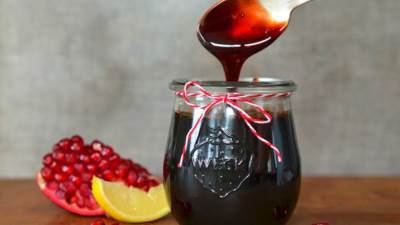 طريقة عمل دبس الرمان في المنزل بدون مواد حافظة