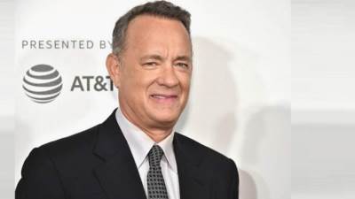  توم هانكس يحذر الجمهور من فيديو له بالذكاء الاصطناعي