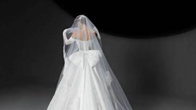 زهير مراد يقدم مجموعة مبهرة من فساتين الزفاف لخريف وشتاء 2024