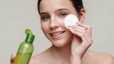 تونر النعناع والليمون للعناية بالبشرة الدهنية