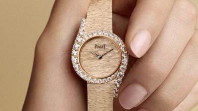 موديلات ساعات مرصّعة بالماس لإطلالة فاخرة