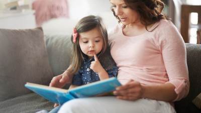 كيف تنمين مهارات طفلك اللغوية؟