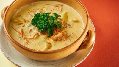 طريقة عمل شوربة الدجاج اللذيذة قليلة السعرات