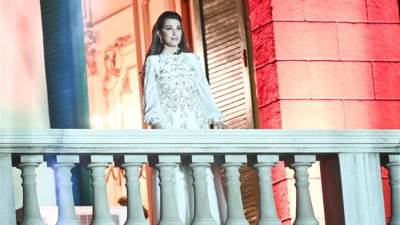  ماجدة الرومي تتألق بفستان أبيض في حفلها بقصر عابدين