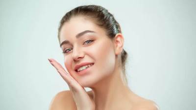 طرق طبيعية للحصول على وجه أكثر امتلاءً