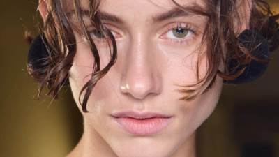 طرق طبيعية لتجنب تعرق فروة الرأس