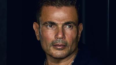 صفعة عمرو دياب ليست الأولى.. مواقف غير لائقة للفنانين مع معجبيهم