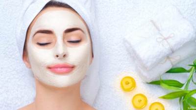 خلطات طبيعية لتفتيح البشرة الجافة