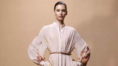 موديلات فساتين محتشمة تناسب المحجبات من مجموعة أزياء العطلات Resort 2025