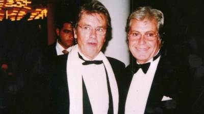 حسين فهمي ينعي صديقه آلان ديلون