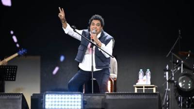  أحمد أمين يروي مسيرة محمد منير في فيلم تسجيلي قصير.. فيديو