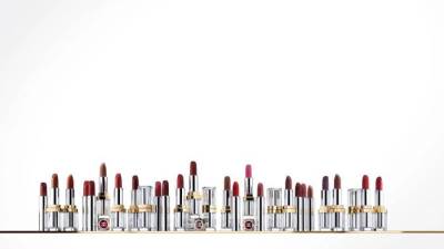 أحمر الشفاه 31LEROUGE من CHANEL.. لمسة مخملية جديدة