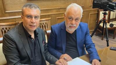 أشرف زكي وعمرو الليثي يوقعان اتفاقية مهرجان التمثيلية الإذاعية