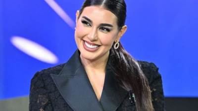 ياسمين صبري تتألق ببدلة سوداء من الدانتيل في Hia Hub