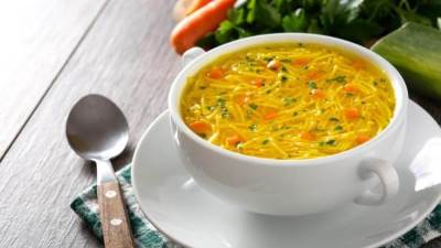 طريقة عمل شوربة الشعيرية بالخضار