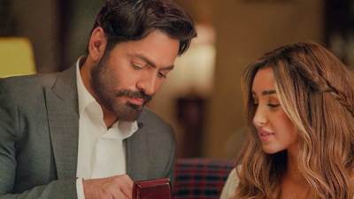 تامر حسني يهنئ هنا الزاهد ويشيد بمسلسل إقامة جبرية