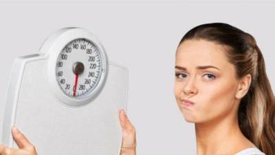 احذري هذه العادات.. تؤدي إلى زيادة الوزن