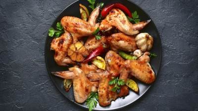 طريقة عمل أجنحة الدجاج بالليمون والفلفل