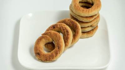 طريقة عمل الكعك بعجوة التمر