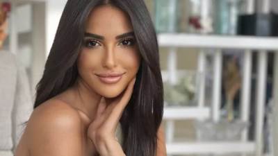 آية سماحة تهاجم الفنانة مشيرة إسماعيل بسبب عيادة كلاب!