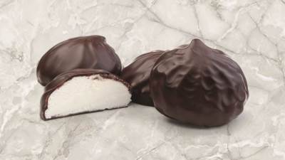 طريقة عمل حلوى الميرانغ المغطاة بطبقة من الشوكولاتة